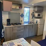 Mobil-home Confort Dans Impasse Boisee אתר קמפינג