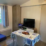 Mobil-home Confort Dans Impasse Boisee Kamp alanı Camiers